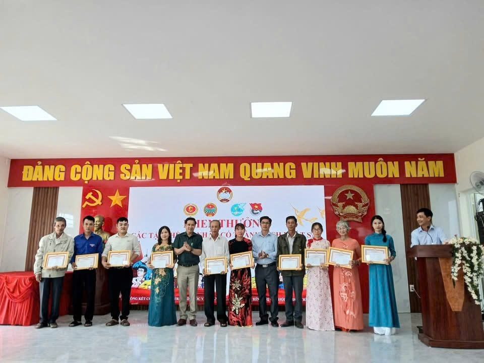 Ảnh tại hội nghị tổng kết công tác mặt trận và các tổ chức chính trị - xã hội năm 2025